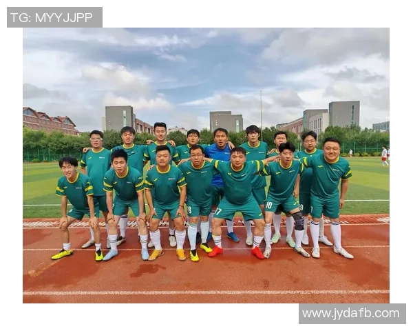 足球明星魅力四射帅哥风采全景展示与精彩瞬间回顾