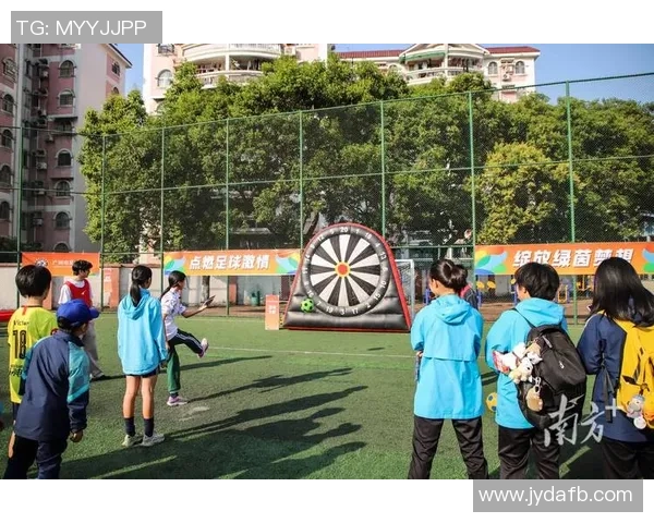 武汉足球明星中国行点燃热情助力青少年足球发展与交流